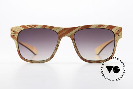 Lucas de Stael Christine Phung Iguana Skin & Leather, natural sunglasses: model M28, medium size 51/20, Made for Men and Women