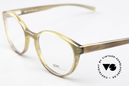 Götti Basti 1200€ Regular Retail Price, every model (made of horn) looks individual / unique, Made for Women