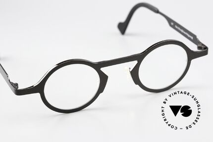 Theo Belgium Africa Round Designer Frame Unisex, unworn (like all our rare vintage eyewear by THEO), Made for Men and Women