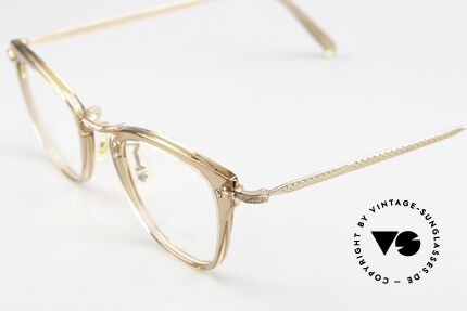 Oliver Peoples Keery Acetate Front Rose Temples, enchanting ladies' model with temples in rosé gold, Made for Women Oliver Peoples Keery Acetate Front Rose Temples, enchanting ladies' model with temples in rosé gold, Made for Women