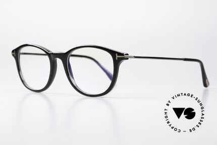Tom Ford TF5553 Ladies Frame Spring Hinges, feminine Panto design in black and gray/anthracite, Made for Women
