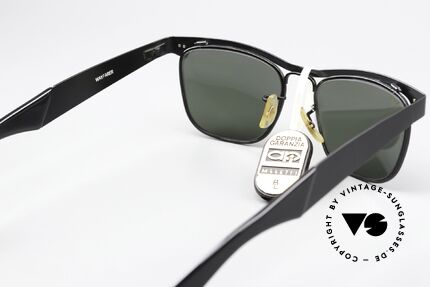 Ray Ban Wayfarer Metal Rare Old Vintage Shades, the metal frame can also be glazed with prescriptions, Made for Men and Women