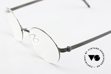 Lindberg 9610 Strip Titanium Titan Frame Polished Black, bears the predicate "true VINTAGE LINDBERG" for us, Made for Men and Women