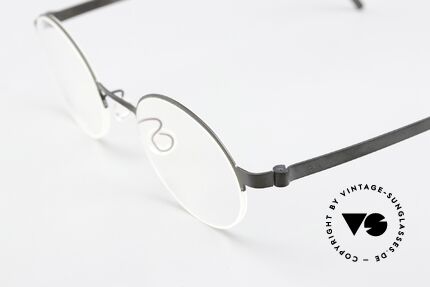 Lindberg 7413 Strip Titanium Round Nylor Frame Black, bears the predicate "true VINTAGE LINDBERG" for us, Made for Men and Women