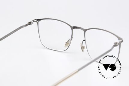 Mykita Veit Striking Frame Shiny Graphite, the frame can be glazed optionally (optical / sun lenses), Made for Men and Women