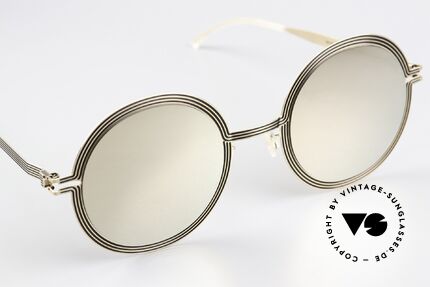 Mykita Studio 6.3 XXL Shades Gold Mirrored, this creates an almost psychedelic effect ;-) "3D", Made for Women
