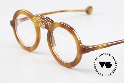 Laura Biagiotti V93 Shangai True Vintage 70's Frame, unworn rarity; like all our vintage Biagiotti frames, Made for Women
