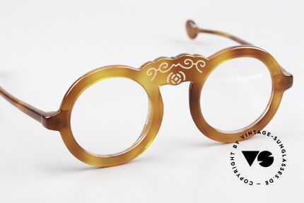 Laura Biagiotti V93 Shangai True Vintage 70's Frame, NO retro fashion, but an app. 50 years old original, Made for Women
