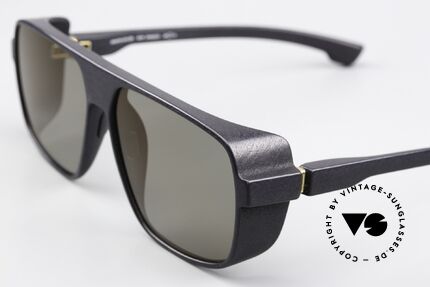 Mykita Mylon Daggoo Pitch Black Lightgold Flash, slightly gold-mirrored sun lenses by ZEISS, Made for Men