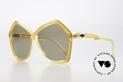 Christian Dior 2127 Rare 70's Ladies Sunglasses, brilliant Optyl material does not seem to age, Made for Women