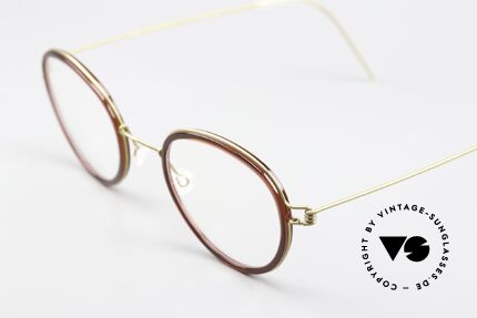 Lindberg Jackie 46 Air Titan Rim Ladies Glasses Ruby Colored, golden frame with "ruby-colored" inner rim: just noble!, Made for Women