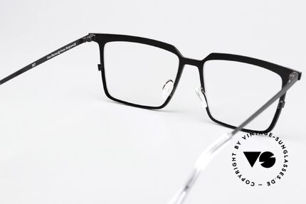 Theo Belgium Barion Square Titan Frame Large, the frame can be glazed with lenses of any kind, Made for Men and Women