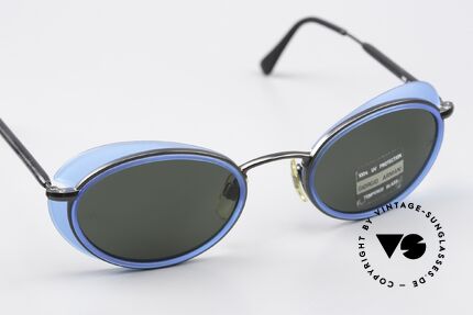 Giorgio Armani 666 Side Shields Frame Oval, never worn (like all our vintage GIORGIO Armani shades), Made for Men and Women