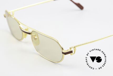Cartier MUST Laque - M Lenses Darken Automatically, 2nd hand, but in an absolutely mint condition + case, Made for Men and Women