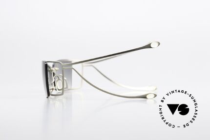 Parasite Hybride 3 From Which Sci-Fi Movie?, characteristic double temples = 'STEREO' system, Made for Men and Women