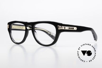 Gucci GG1519O Thick Black Frame Rosé Gold, with rosé gold GUCCI lettering on both temples, Made for Men and Women