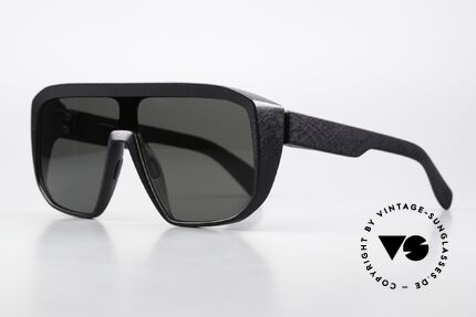 Mykita Mylon Shift High-End Zeiss Sun Lenses, col. code 301 = Pitch Black / Dark Grey Shield, Made for Men