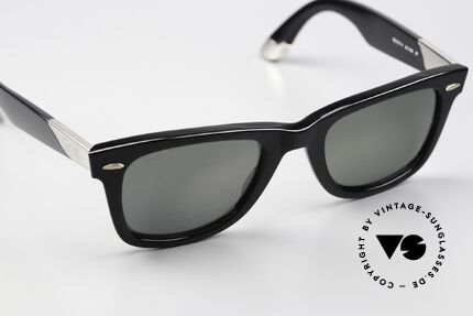 Ray Ban Wayfarer I Ultra 24k Gold Mirrored Lenses, here is the version with 24k gold mirrored lenses, Made for Men and Women