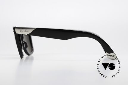 Ray Ban Wayfarer I Ultra Limited Edition 18k Gold, 18k Ray-Ban logo & 24k gold-plated temple tips, Made for Men and Women