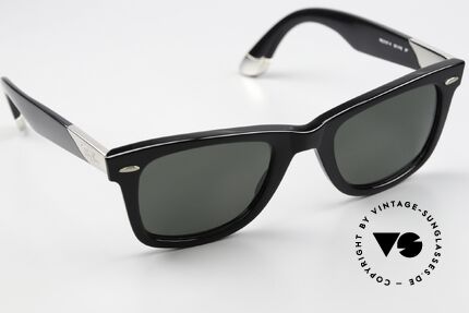 Ray Ban Wayfarer I Ultra Limited Edition 18k Gold, here is the version with the green sun lenses, Made for Men and Women