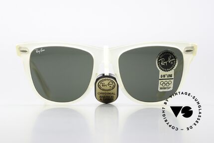 Ray Ban Wayfarer II Smoke Crystal Limited USA, a true legend that made fashion history; benchmark, Made for Men and Women