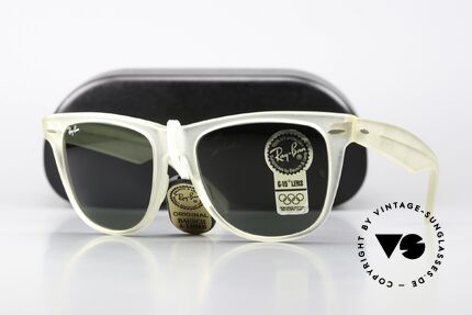 Ray Ban Wayfarer II Smoke Crystal Limited USA, never worn (like all our rare B&L vintage Wayfarers), Made for Men and Women
