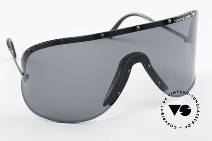 Porsche 5620 Yoko Ono Shades Black 1981, meanwhile, worn by many celebs (Madonna, Will.i.am ...), Made for Men and Women