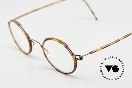 Lindberg Harley Air Titan Rim Round Glasses Women & Men, frame color: matte black with acetate cover in 'tortoise', Made for Men and Women Lindberg Harley Air Titan Rim Round Glasses Women & Men, frame color: matte black with acetate cover in 'tortoise', Made for Men and Women