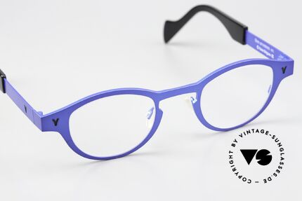 Theo Belgium Seventeen Ladies & Gents Specs Titan, unworn; like all our vintage Theo eyewear specs, Made for Men and Women Theo Belgium Seventeen Ladies & Gents Specs Titan, unworn; like all our vintage Theo eyewear specs, Made for Men and Women
